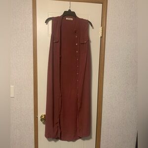 WANDERLUX. Vest/shawl. Maroon or dark red. Has pockets. Size L.